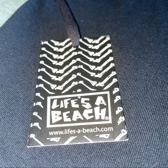 NWT Life’s A Beach Men’s Tee - Picture 6 of 6